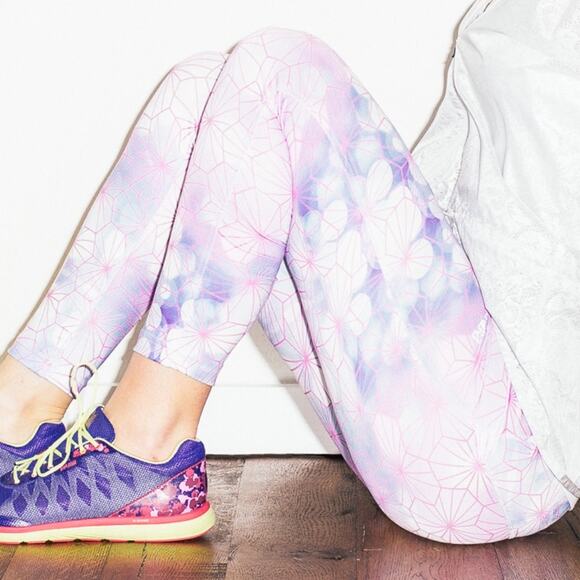 Helly Hansen VTR X-Cool Pastel Geometric Print 7/8 Leggings Size Medium - Picture 11 of 11